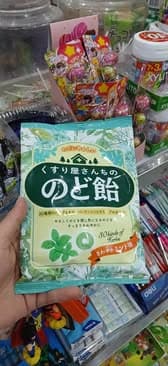 Đóng gói bánh kẹo Nhật cho khách
